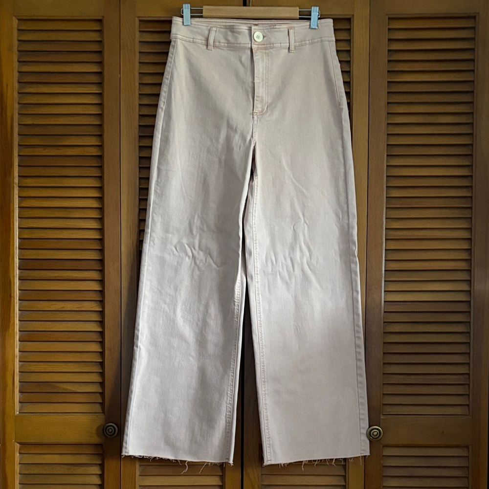Stylish Light Pink Wide-Leg Jeans for Women